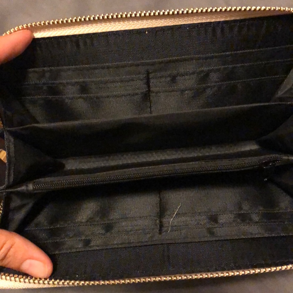 Boutique Wallet - Picture 2 of 2
